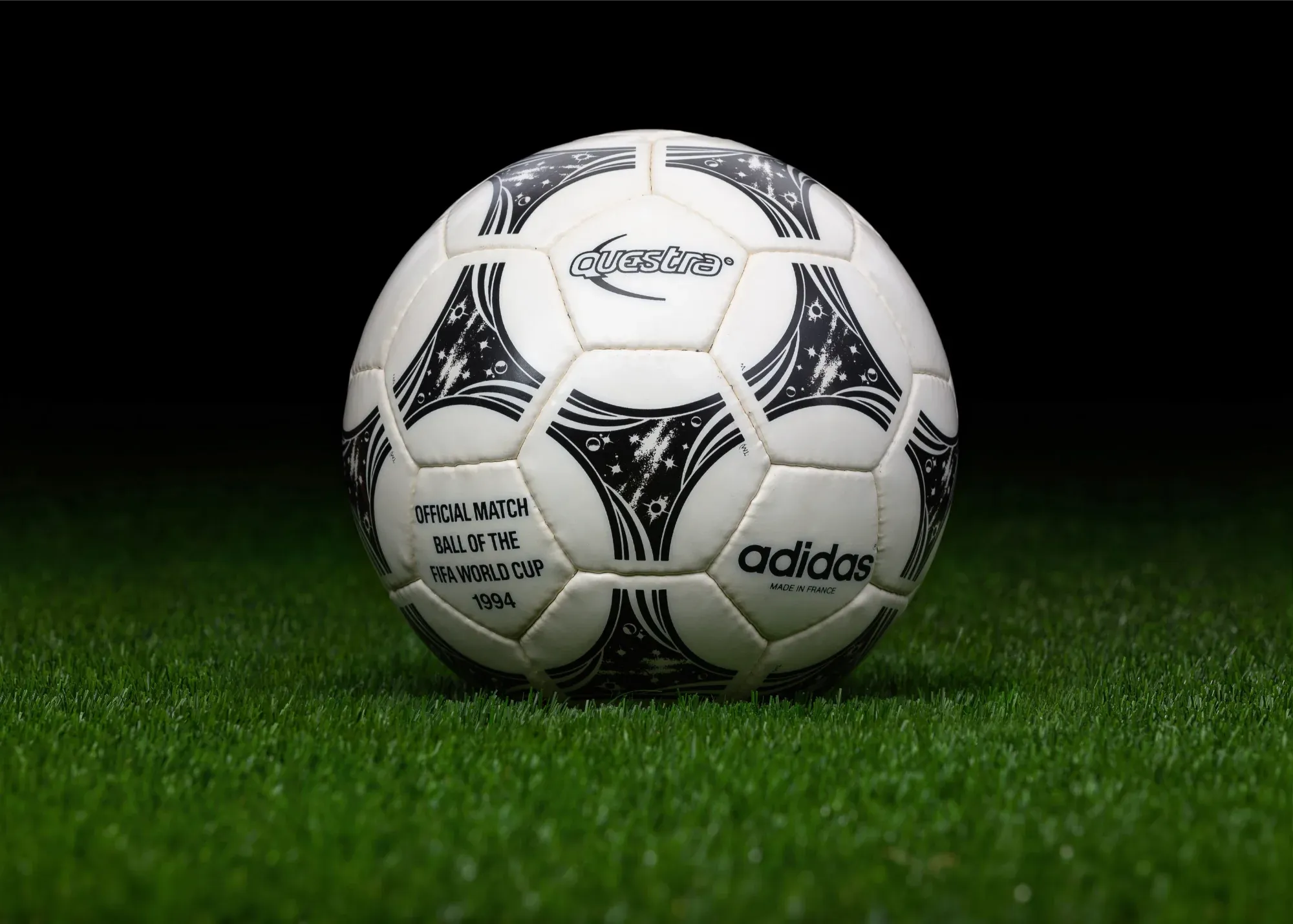 adidas Questra Ball, 1994 (Source: Worldcupballs)
