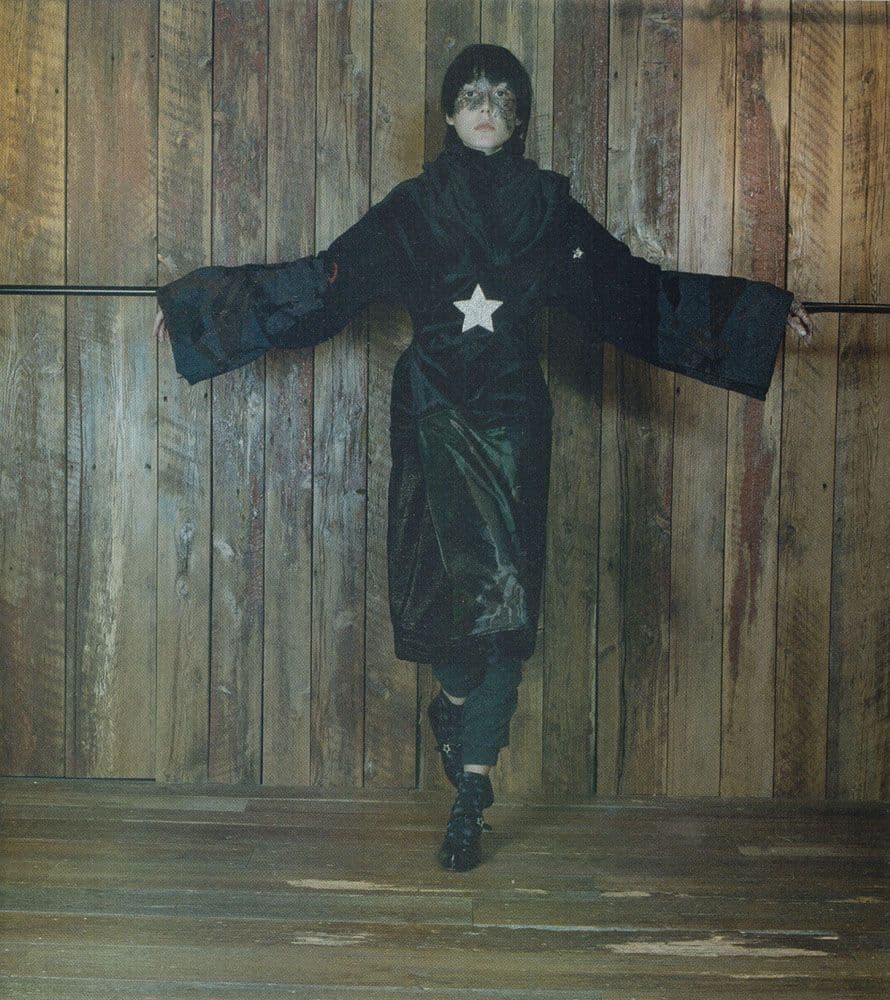 A/W 2002 'Witches Cell Division' editorial feature. Source: The Knot Theory.